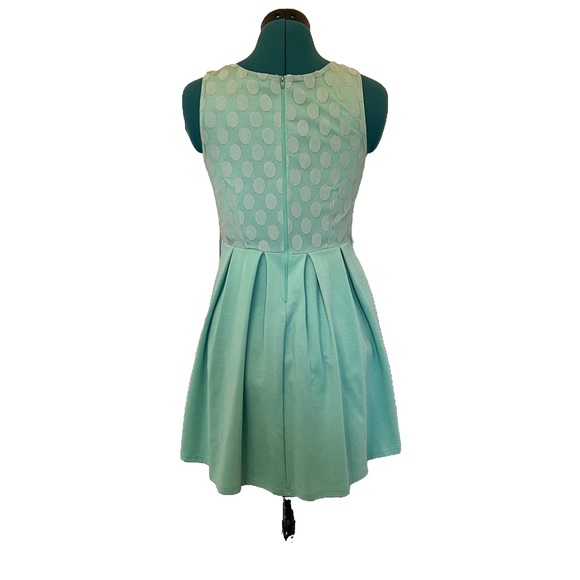 ☀️HOST PICK☀️ Cute Mint Green Pleated Dress - Size Small - Picture 4 of 10